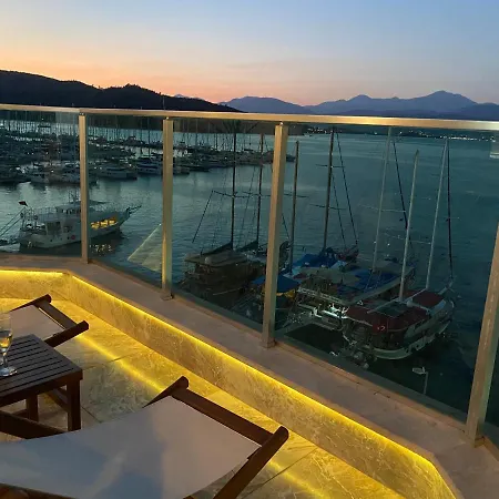 ホテル Exclusive Terrace At Marina フェティエ